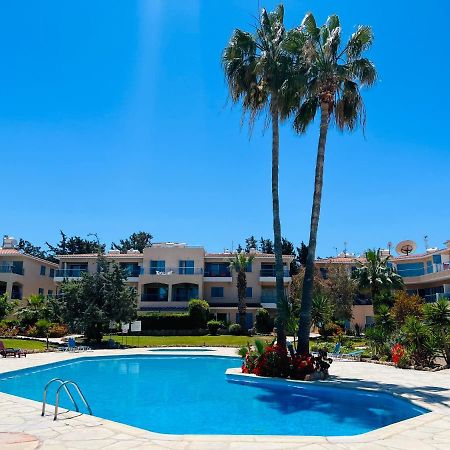 Golden Palms Paradise Garden Apartment Paphos Exterior photo