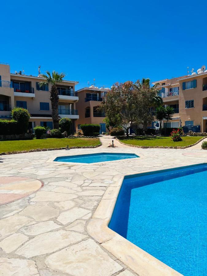 Golden Palms Paradise Garden Apartment Paphos Exterior photo