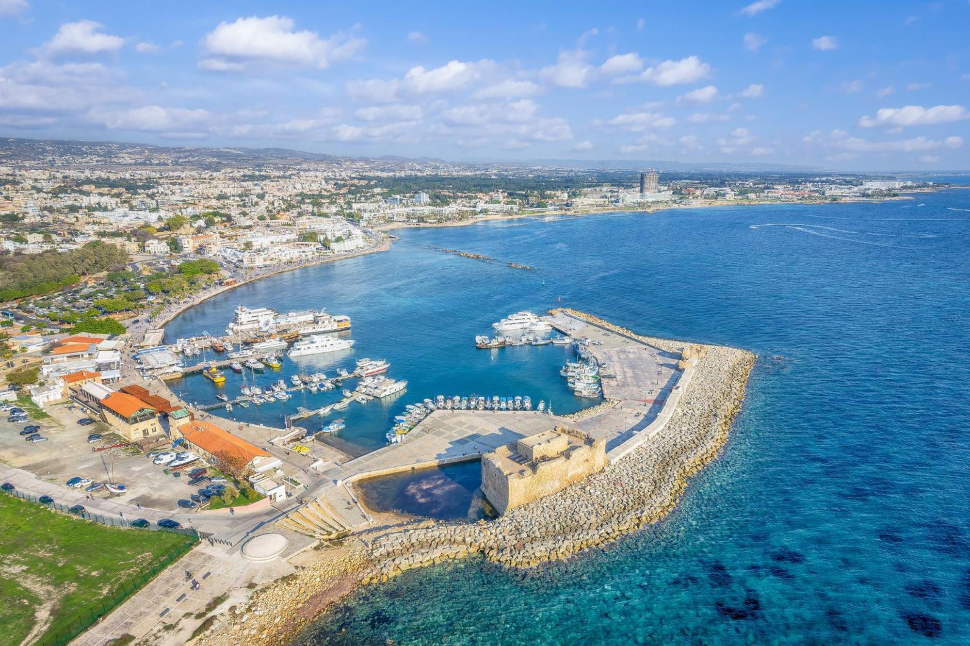 Golden Palms Paradise Garden Apartment Paphos Exterior photo